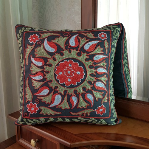 Uzbek suzani pillow cover,embroidered throw pillowcase,boho pillow,cushion cover - Picture 1 of 7