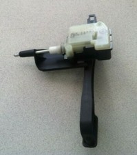 2001-2007 MERCEDES-BENZ W203 C230 C320 C-CLASS ~ FUEL DOOR FLAP RELEASE MOTOR