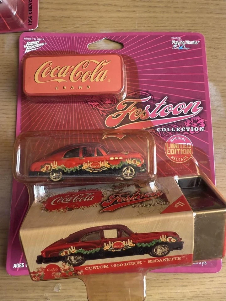 Set di 4 minicar Johnny Lightning Coca-Cola - Immagine 3 di 4