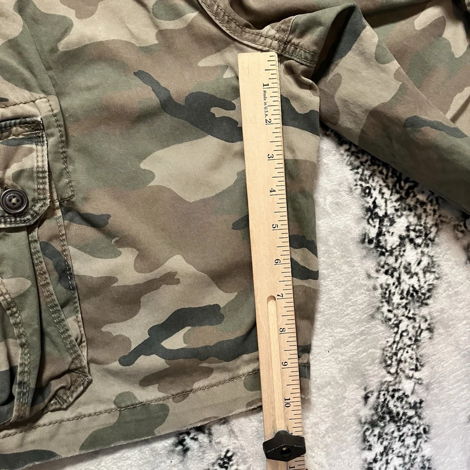 American Eagle Outfitters Y2K Cargo Shorts Mens Size 30 Camouflage Classic Fit - Image 4 of 4