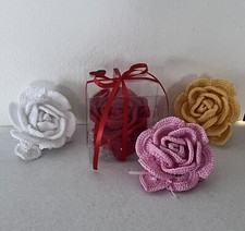 Sacchetto a rosa,bomboniera,porta sapone,essenze, confetti,uncinetto, segnaposto