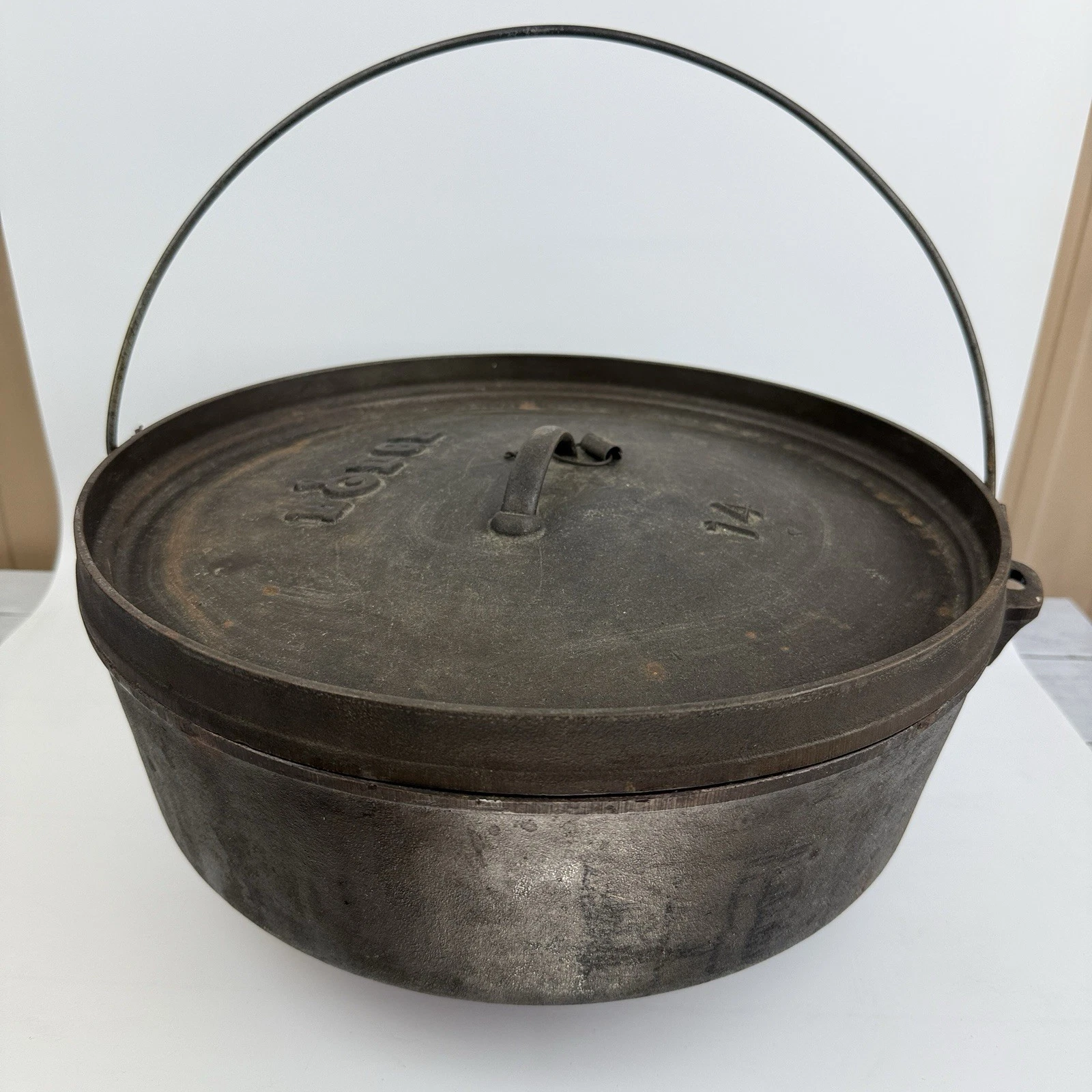 Vintage Lodge Large Cast Iron Dutch Oven Pot Marked 14 CO USA W/ Lid #14 Footed
