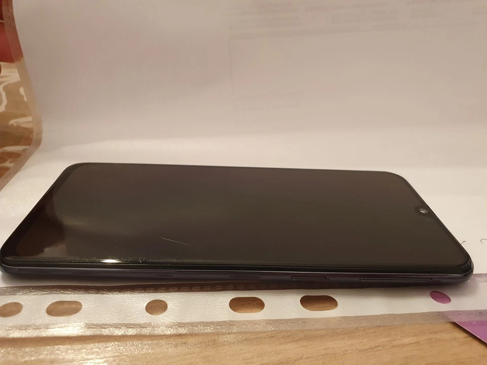 Samsung Galaxy A40 - 64GB - Blu (Senza operatore) (Dual SIM) - Immagine 2 di 4