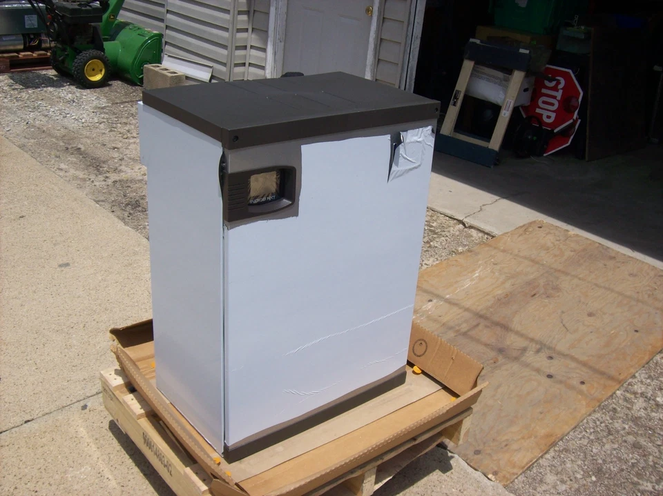 NUEVA Máquina de Hielo Manitowoc IBT1020C-161 / 1120938129 Serie / CON DAÑOS LEVES Foto 2 de 4