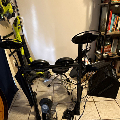 Yamaha DD-75 Digital Drum Kit 7-Pad Set w/ Foot Pedals, SIMMONS AMP