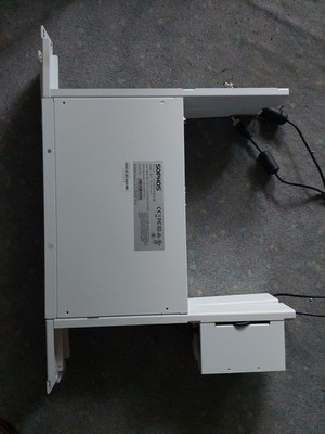 Sophos Firewall SG135 Rev. 2 - Security Appliance mit Netzteil