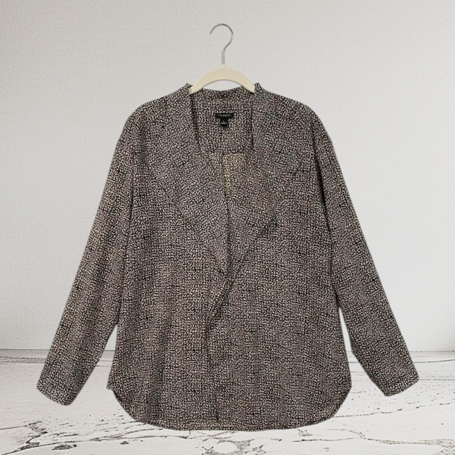 Ann Taylor Ruffle Front Top Women’s Size Large Geo Animal Print Party Career