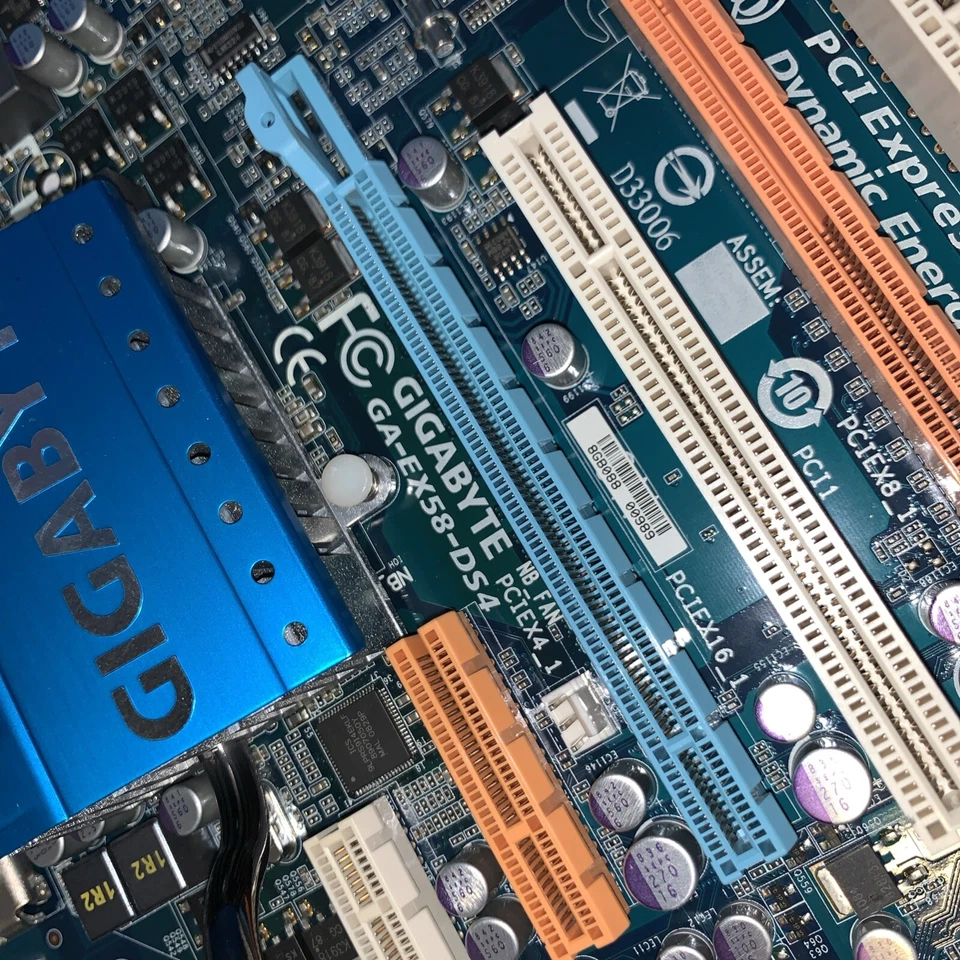 GIGABYTE GA-EX58-DS4 LGA 1366 DDR3 ATX Motherboard W/ Intel i7-920 CPU+12GB ram - Image 2 of 4