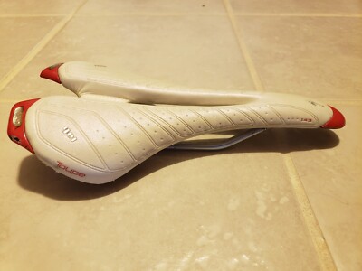 Specialized Toupe gel サドル 143mm Specialized Toupe Expert Gel - Bicycle Sports