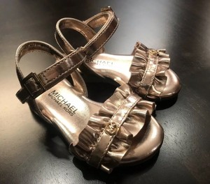 michael kors girls sandals