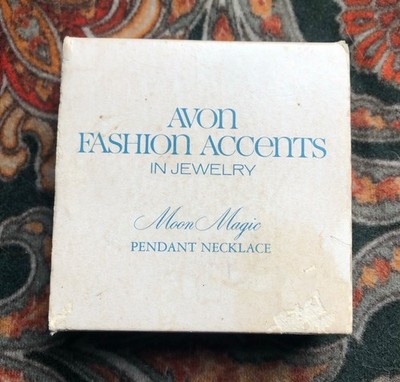 1974 MOON MAGIC PENDANT NECKLACE in box AVON PRODUCTS Fashion Accents in Jewelry