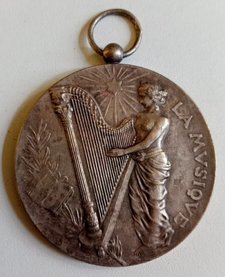 MEDAILLE EN BRONZE FEMME JOUANT DE LA HARPE CONCOURS MUSIQUE  VICHY  1938 - Photo 1/2