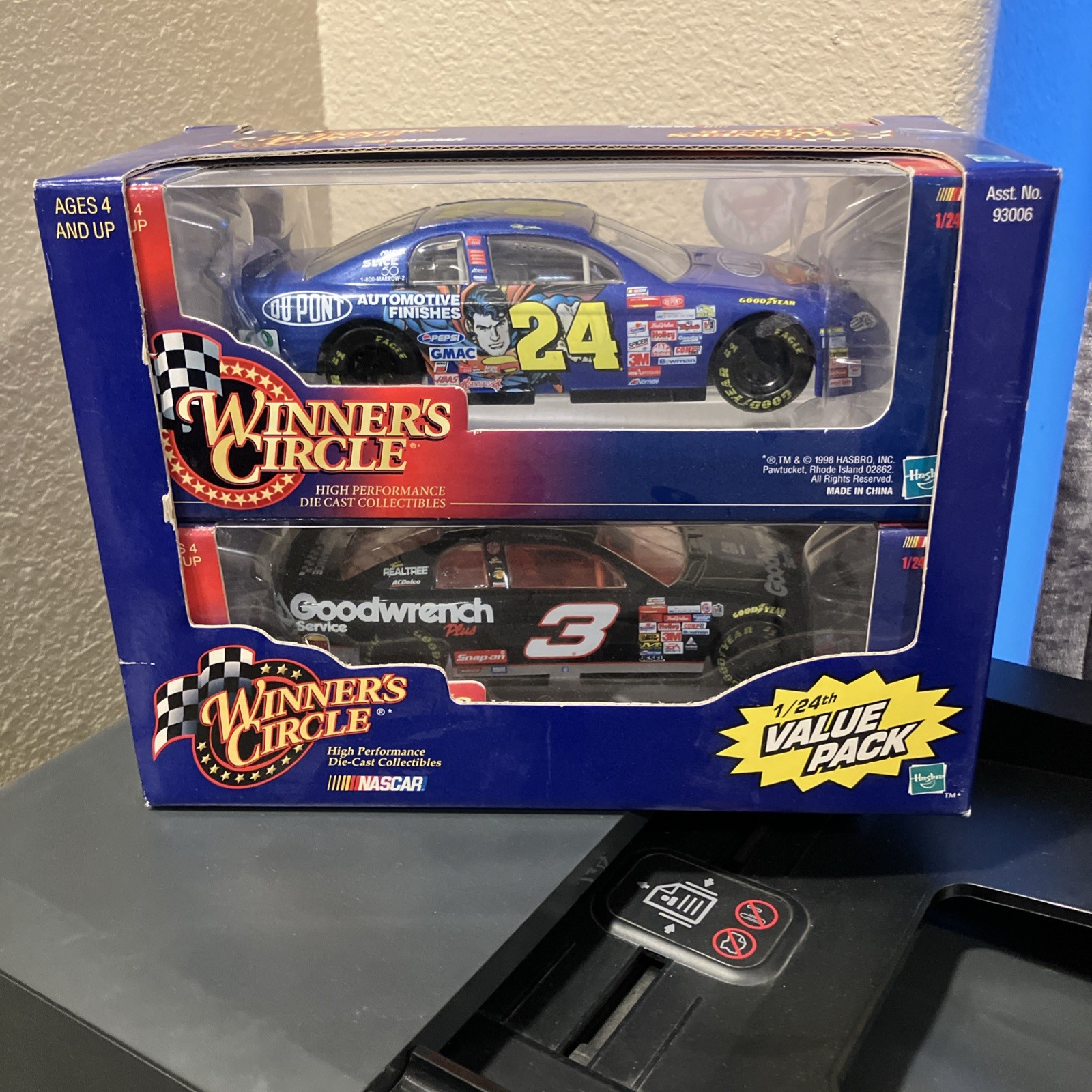 Dale Earnhardt Jeff Gordon 2000 Winner's Circle 2 Car 1:24 Value Pack
