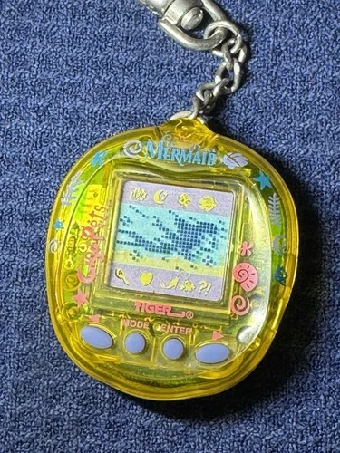 Giga Pets Little Mermaid Ariel Virtual Friend Tiger 1997 tested and working