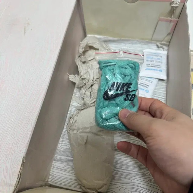 Nike SB Tiffany Dunk Low OG 290 Full Set Used Sneakers