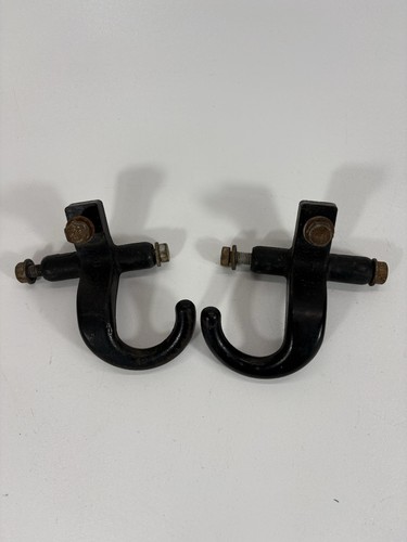 2000-2006 Chevy Silverado GMC Sierra Tahoe Yukon Suburban Front Tow Hooks Pair