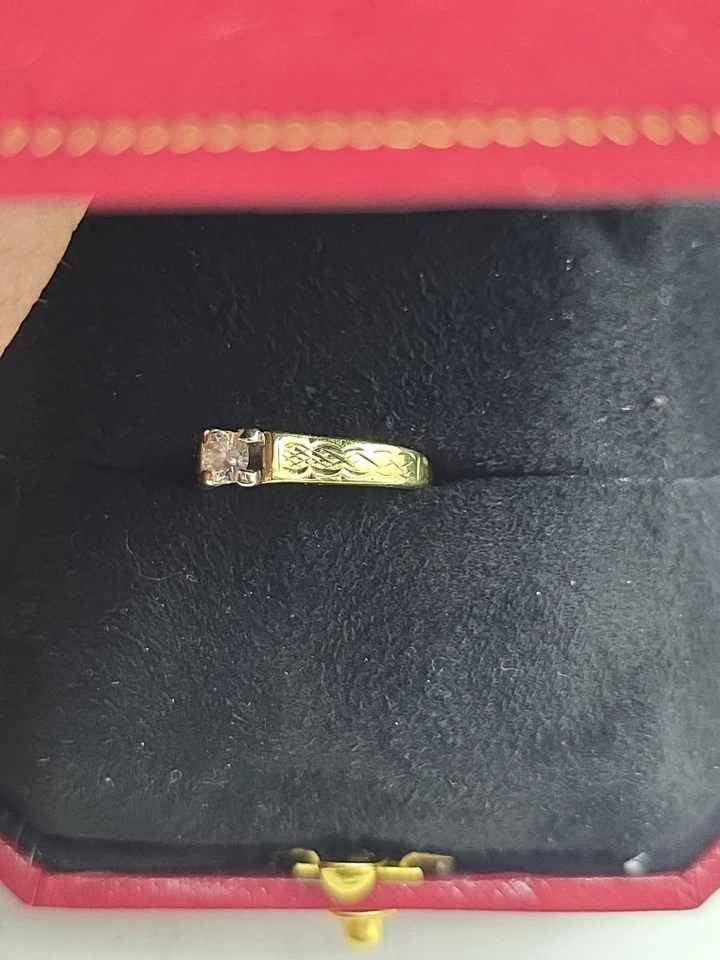 Anillo solitario vintage de diamantes Cartier de oro amarillo de 18 quilates para mujer talla M de 3,22 gr Foto 2 de 4