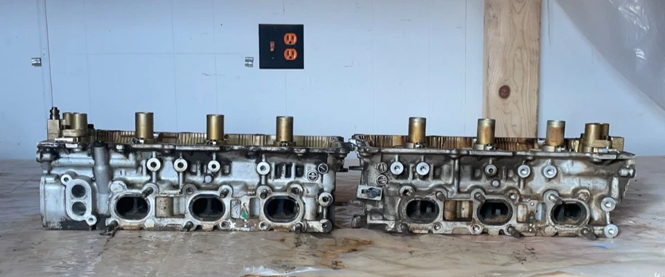 2005 - 2015 Nissan Xterra Driver and Passenger Side Cylinder Heads - Image 3 of 4