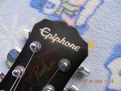 Epiphone Les Paul 100, Black/ Cream Epiphone Zebra Epiphone Les Paul 100, Black/ Cream Epiphone Zebra