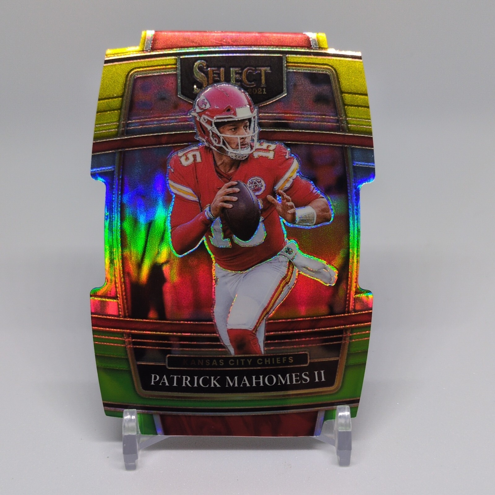 Patrick Mahomes 2021 Panini Select - Concourse #2 Green & Yellow Prizm Die-Cut