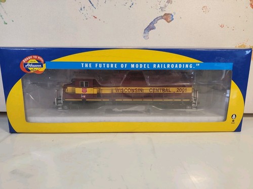 Athearn HO Wisconsin Central 2001 EMD GP38-2 #2001 - DCC enchufe rápido 78889 | Condition: Used