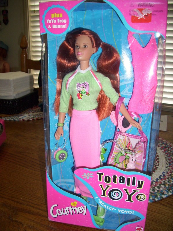1998 MATTEL TOTALLY YOYO COURTNEY DOLL IN BOX  FREE SHIPPING