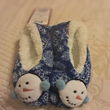 NWT Sherpa Cozy Blue Snowman Slippers Size S/M 6- 7.5