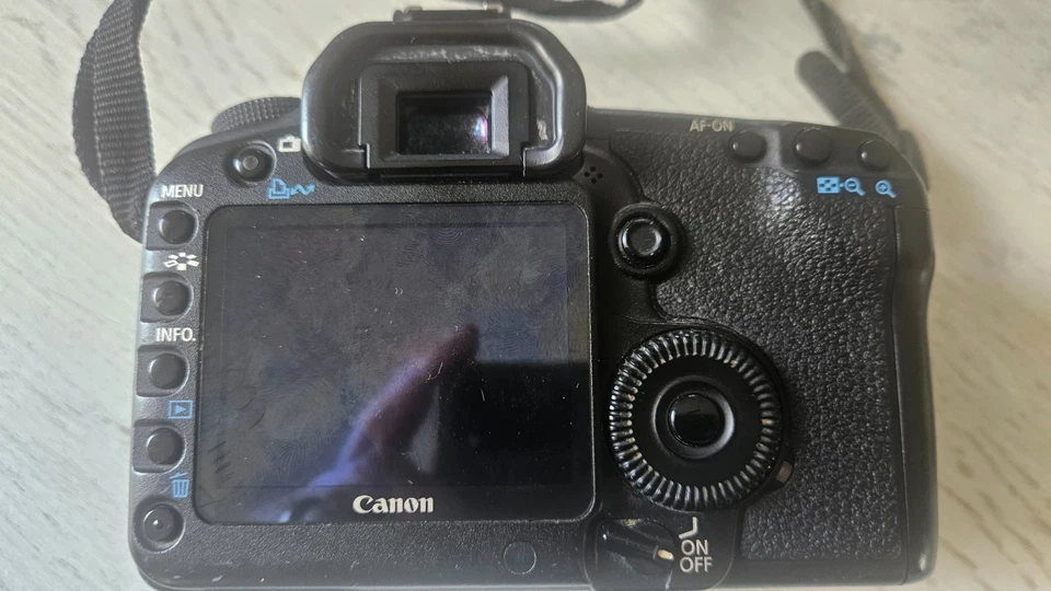 Canon EOS 5D Mark II, photo 4 of 5