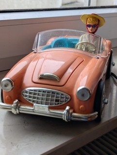 1996 Barbie Peach Austin Healey 1962 Radio Wecker