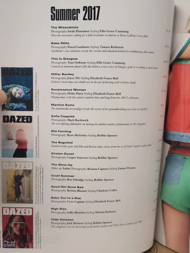 DAZED & Confused Magazine (UK) Elle Fanning Cover Lifestyle Unread Summer 2017 Foto 2 de 4