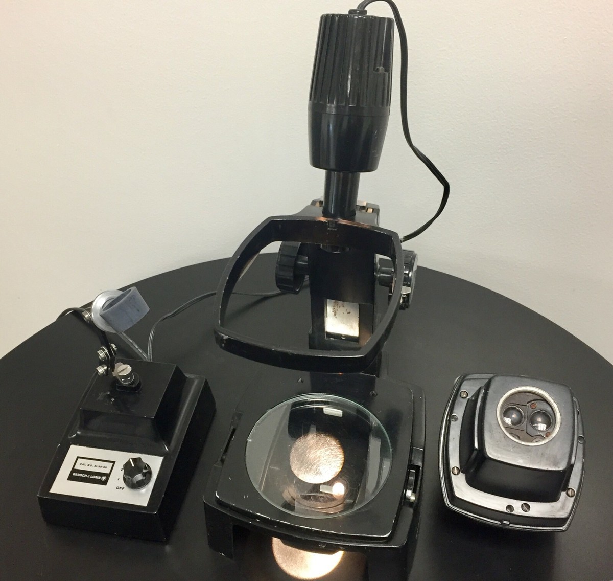Bausch & Lomb StereoZoom 4 0.7x-3x Microscope w/ B & L Light Bausch & Lomb StereoZoom 4 0.7x-3x Microscope w/ B & L Light