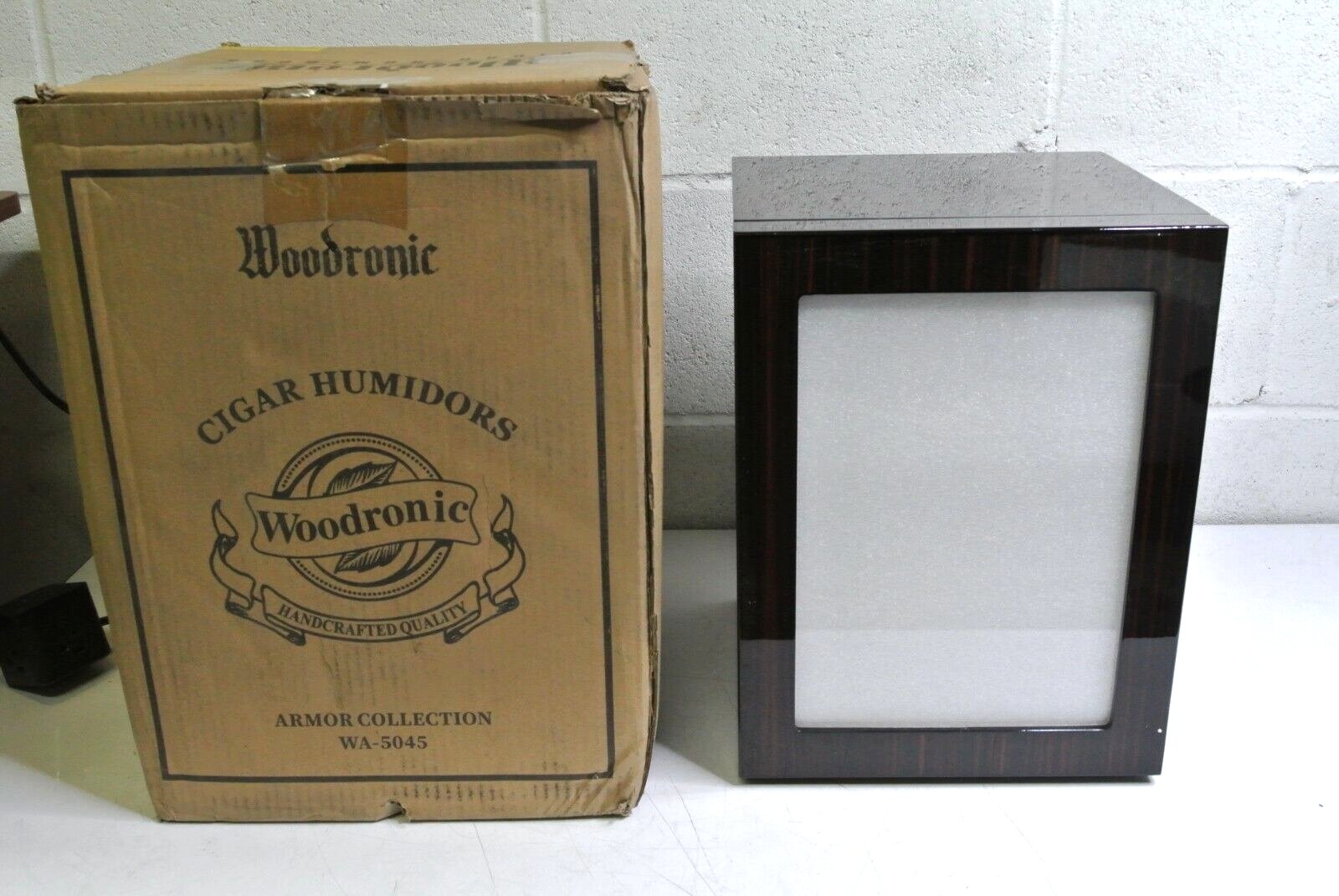 Woodronic Armor Collection WA-5045 Cigar Humidor Cabinet +Digital Hygrometer