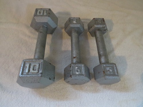 Pair of 5 Lb Pound Hex Cast Iron Dumbells (2 x 5lbs = 10 lbs total) + 10lb Hex - Picture 2 of 2