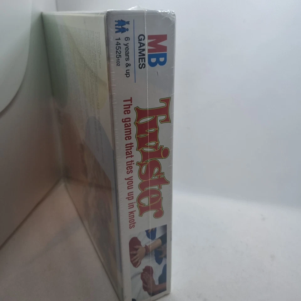 Twister by MB Games Vintage 1996 'The Game That Ties You Up In Knots' NEW! - Image 3 of 4
