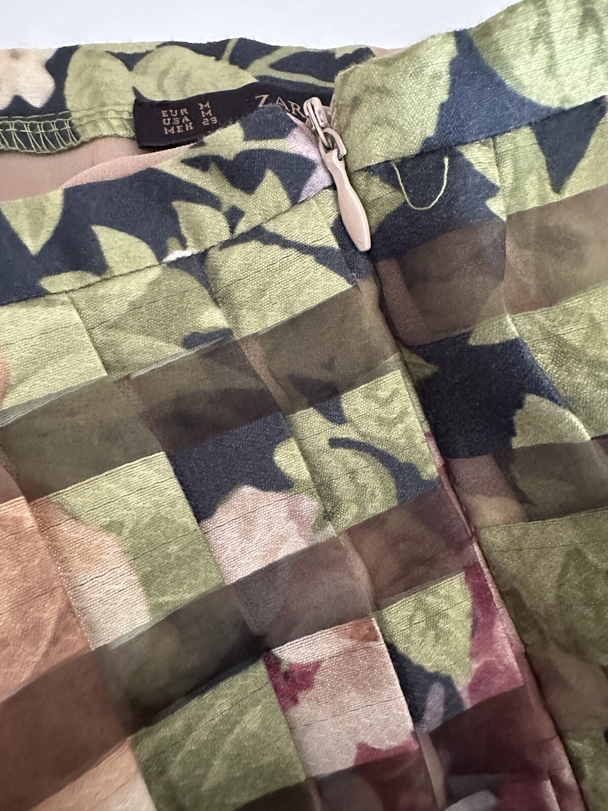 Zara Basic Skirt Pleated Mini Size Medium Multico… - image 9