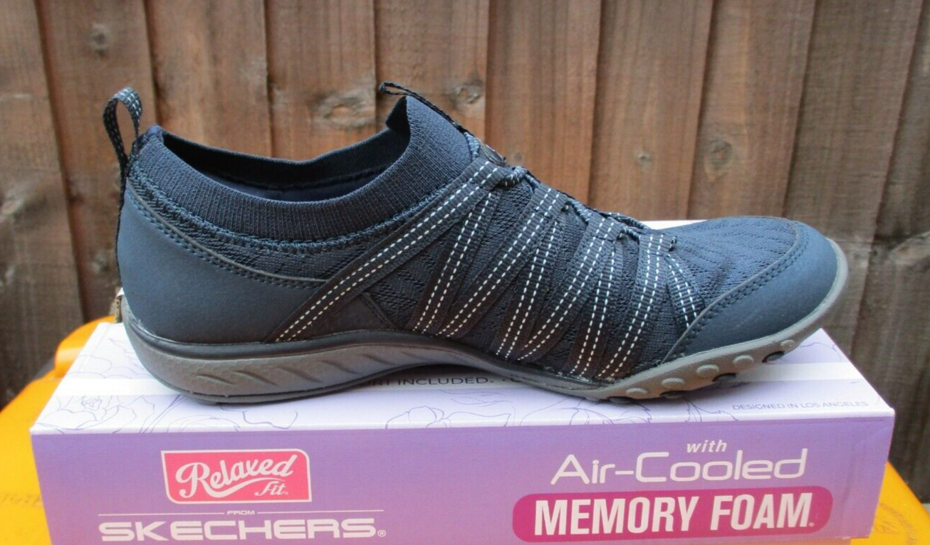 Ladies Skechers Breathe Easy Slip On Trainers Machine Washable, Stretch