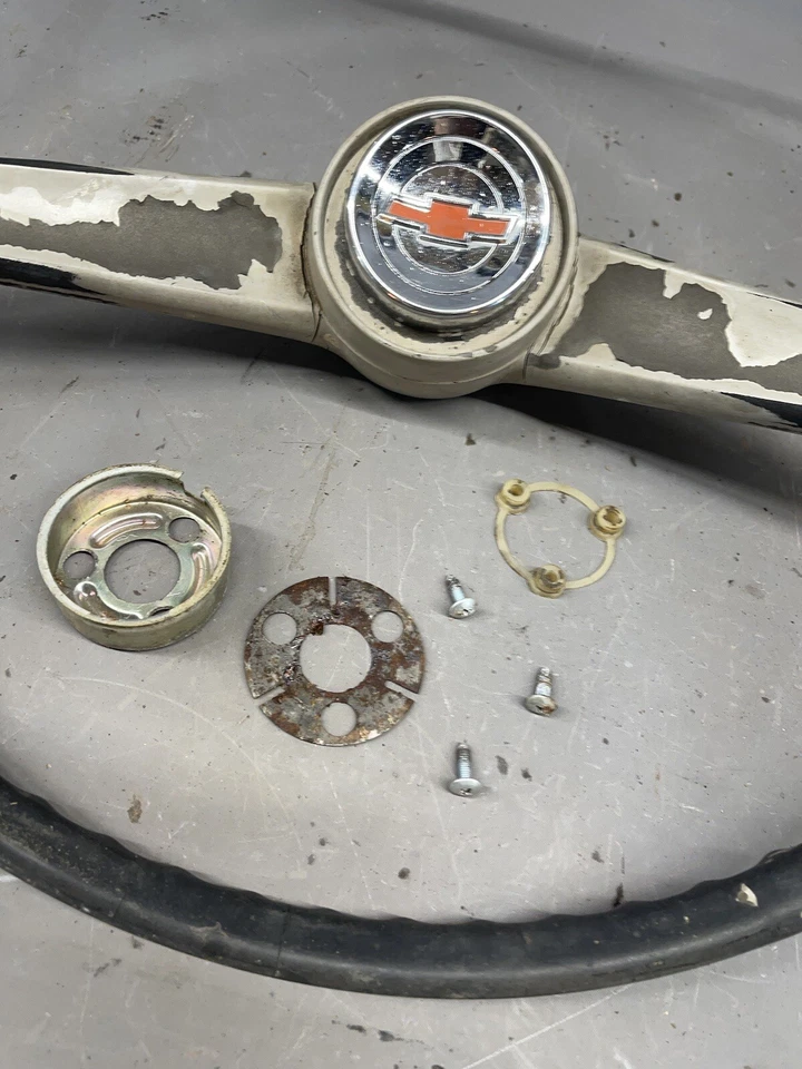 Chevy GMC Chevy 1965 1966 camioneta volante bocina contactos C10 C20 1960 equipo original Foto 3 de 4