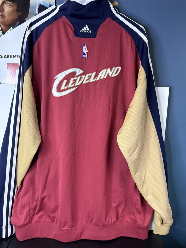 Chaqueta de calentamiento Adidas NBA para hombre 2XL Cleveland Cavaliers rojo dorado Foto 2 de 4