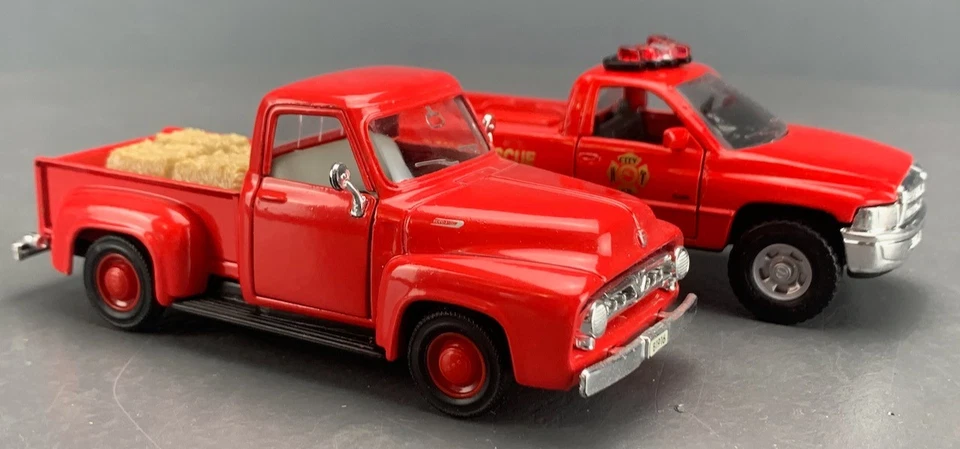 2X Diecast Maisto Red Pick-up Trucks 1/32 ’53 Ford, 1/46 Dodge Ram D1715 - Image 4 of 4