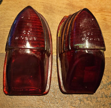 Pair Of Vintage Red Beehive Truck Cab Clearance Markers Lights Lens Arrow 33