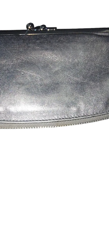 Cartera de cuero plateada HOBO International precio de venta sugerido por el fabricante 128 USD Foto 4 de 4