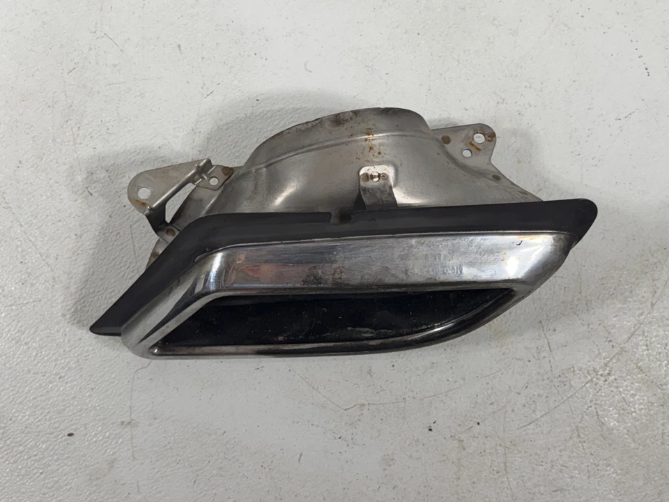 Parachoques trasero izquierdo Cadillac CTS 2014-2016 escudo térmico escape fascia 22753151 OEM Foto 2 de 4