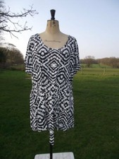 INSPIRE Lightweight Black White Feature Back Tunic Top & Belt Plus Size 22 BNWOT