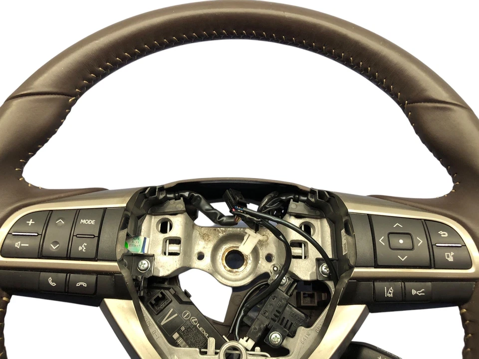 Lexus RX450H 2016-2019 OEM volante delantero izquierdo sin calefacción sin cambio de paleta Foto 2 de 4