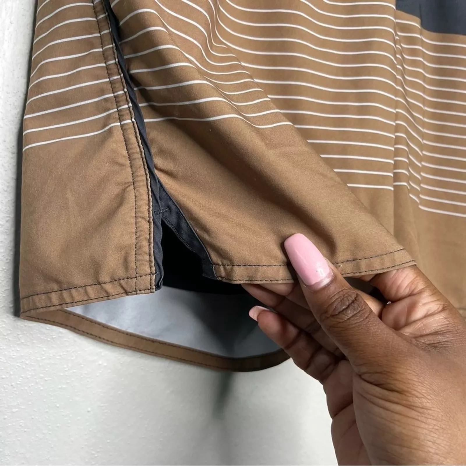 vuori trail stripe coolmax liner elastic waist shorts