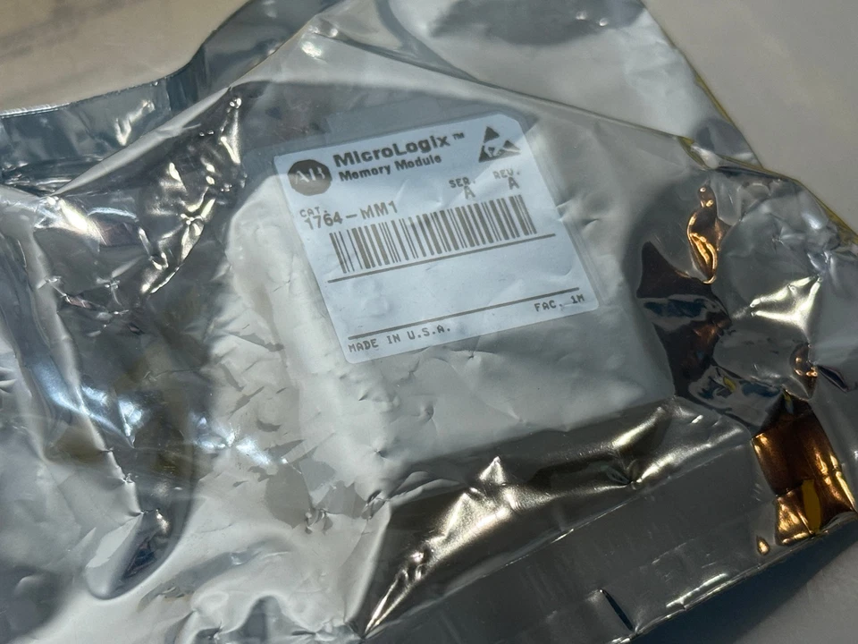 Módulo de memoria Allen Bradley 1764-MM1 Micrologix Foto 3 de 3