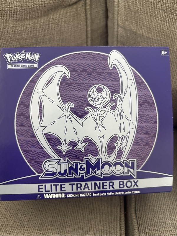 Pokémon TCG Lunala Sun & Moon Base Elite Trainer Box Open With The Bulk/holos