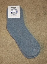 NWT 1 Pair Women's Fluffy Fuzzy Socks Charcoal Gray by Yacht Smith