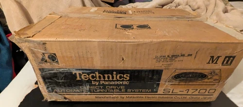 TECHNICS SL-1700 TURNTABLE IN ORIGINAL BOX - LOOKS NEW - PARTS ONLY