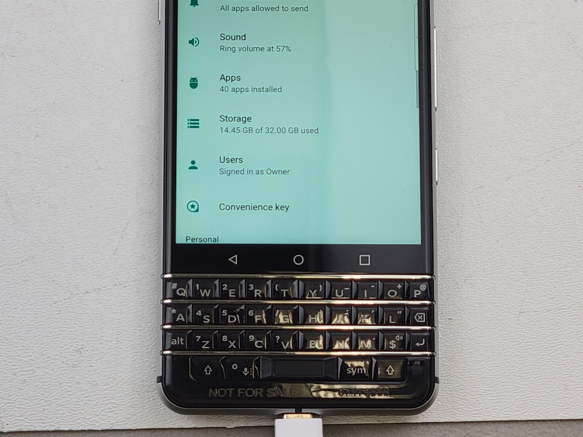 中古】BlackBerry KEYone BBB100-6 ケース付 BlackBerry KEYone Black